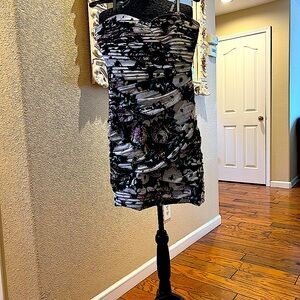 Bcbg Maxzaria Coctail Dress, size 4 barely worn.